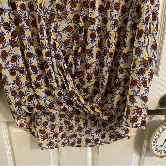 Entro Pineapple Draped Wrap Blouse Women's Size Small Rayon & Tencell Blend - Picture 3 of 9